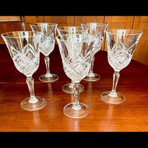 Gorgeous cut-to-clear Crystal wine glasses set of 6 Arc France brand 24% Pbo